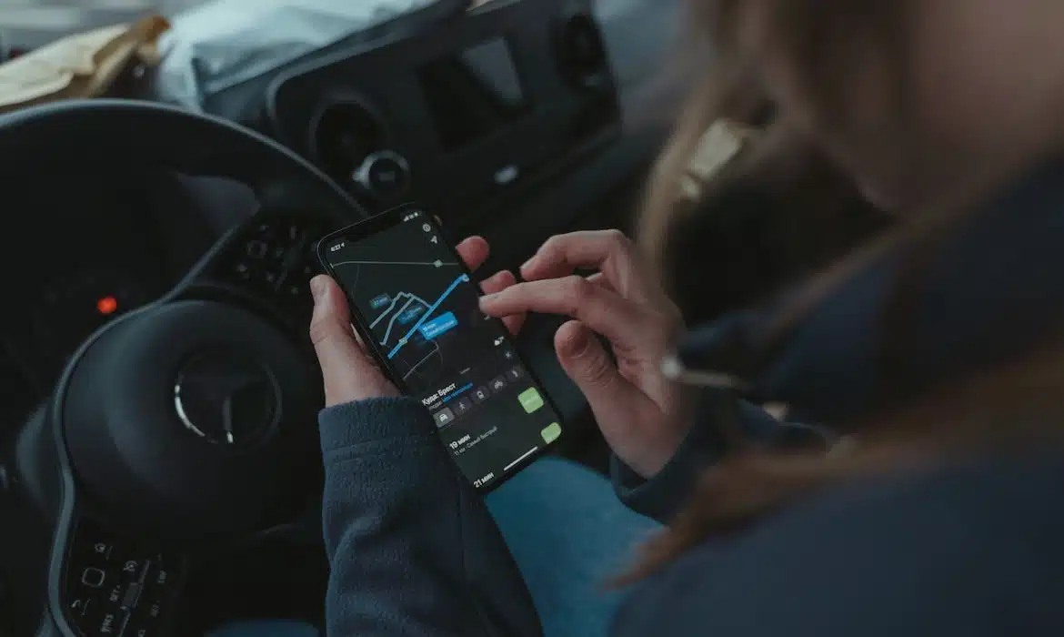 Traceur GPS : les 3 points essentiels pour choisir un tracker pour son véhicule
