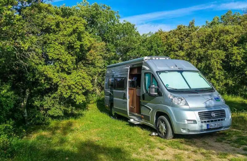 Housse de camping-car et plusieurs autres choses qui peuvent être particulièrement utiles lors d’un voyage en camping-car