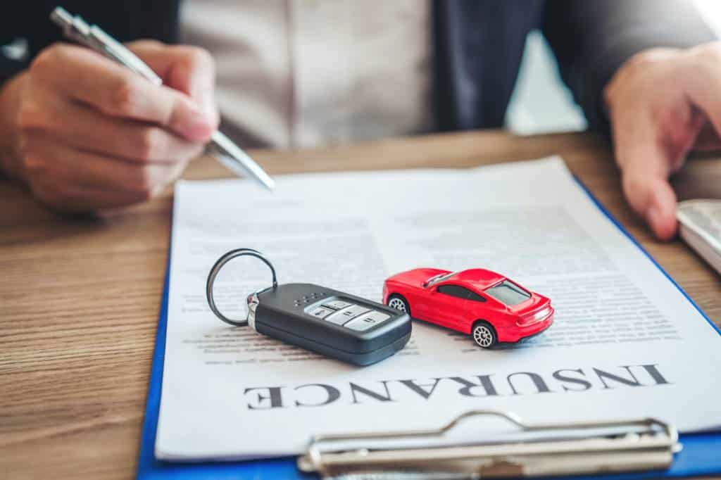 Analyse contrat assurance auto comparatif