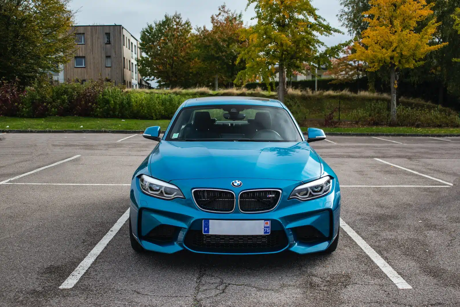 Pourquoi utiliser du vernis auto de carrosserie pour protéger la peinture de sa voiture ?