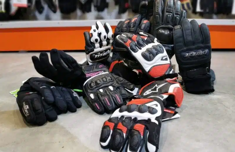 5 choses à savoir avant d’acheter une paire de gants de moto pour l’hiver