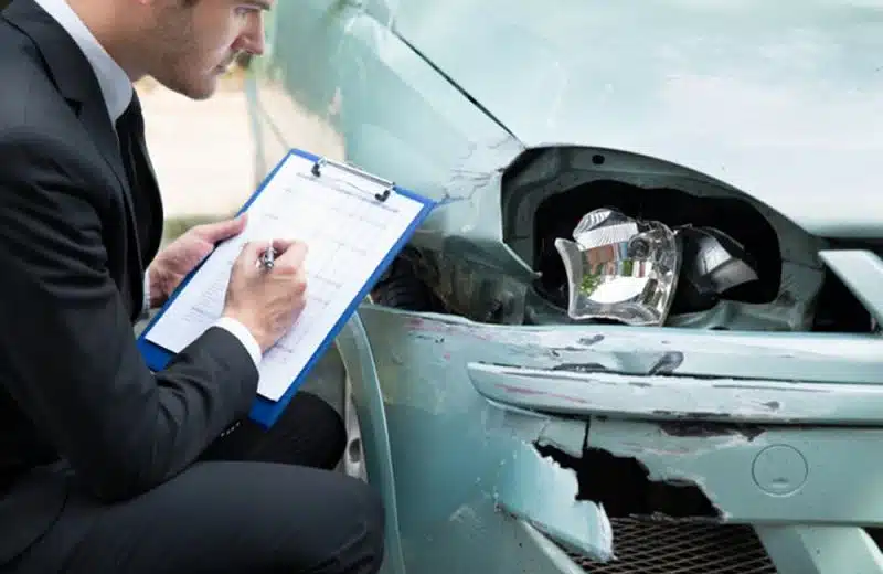 Accident dans un parking : qui est responsable ?