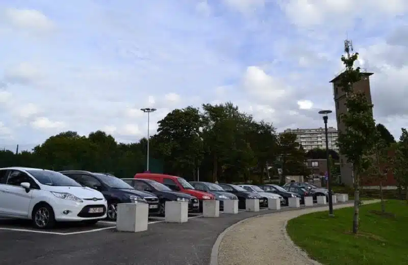 Comment bénéficier du service de parking avec voiturier dans les aéroports et gares