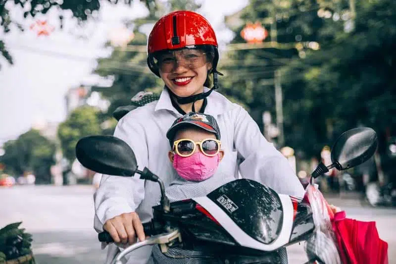 Comment bien choisir votre casque moto pour femme ?