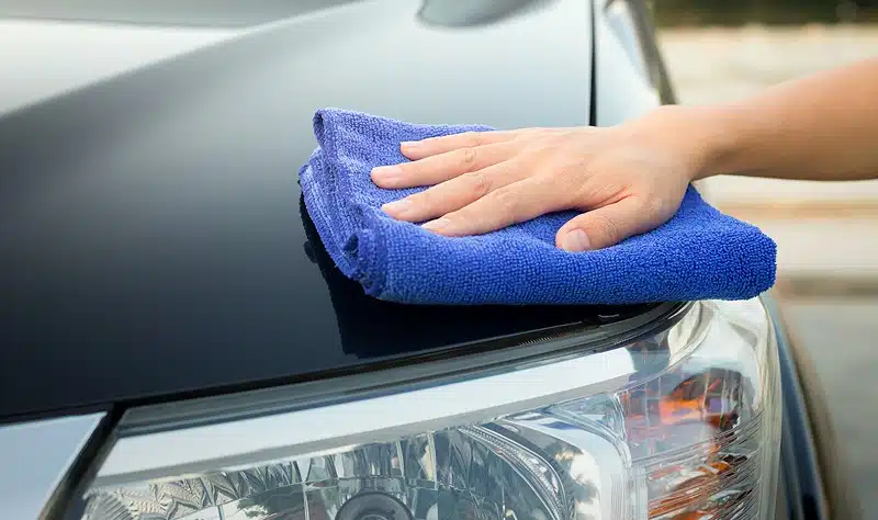 Comment choisir le nettoyant pour la carrosserie de votre voiture ?