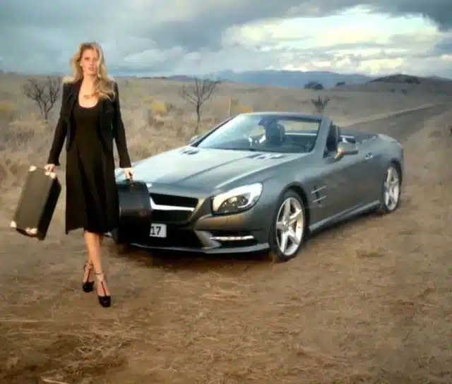 La Mercedes SL 2013 et Lara Stone