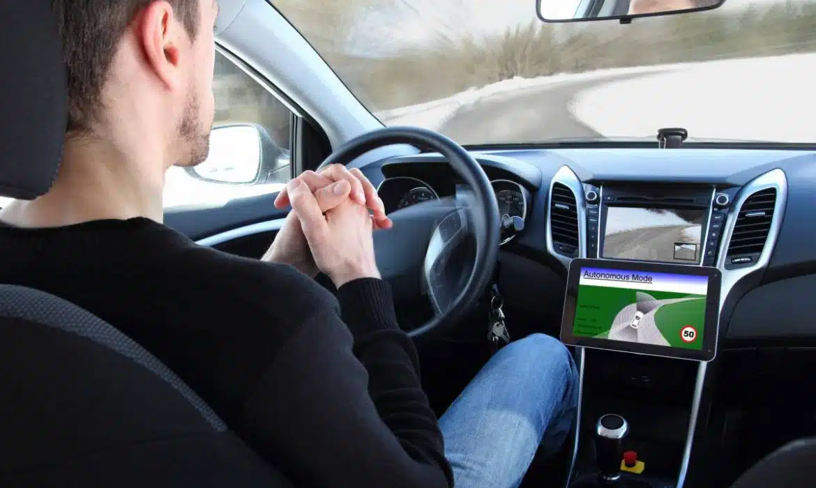 Quels sont les avantages et les risques de la voiture autonome ?