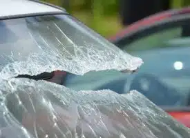 Comment faire lorsque vous avez besoin de remplacer votre pare-brise cassé ?