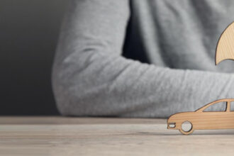 Comparaison des primes d’assurance 2025 selon la puissance fiscale et la motorisation