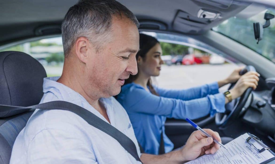 Jeune conducteur : comment s’assurer ?