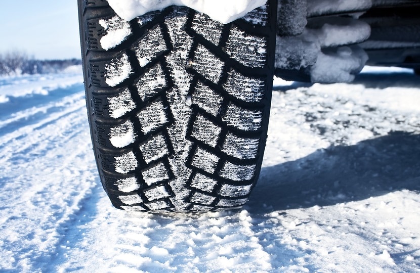 Est-ce que 2 pneus neige suffisent ?