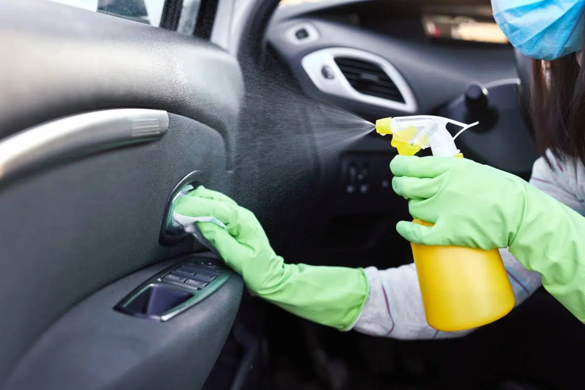 Comment choisir les bons produits pour nettoyer son véhicule ?