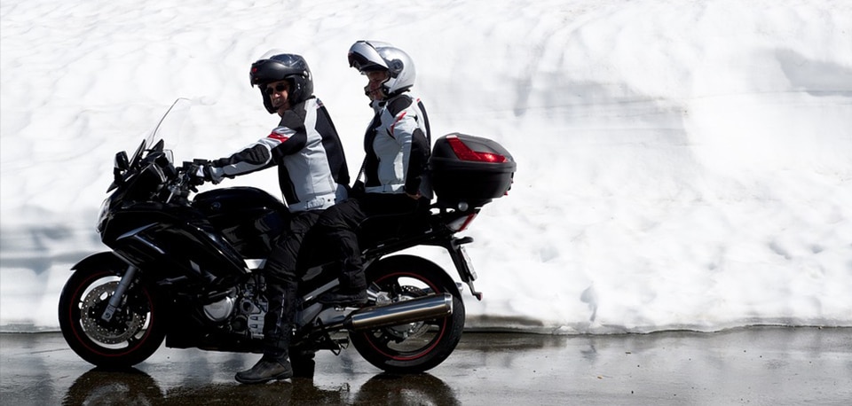 Moto avec un passager : 3 règles de sécurité