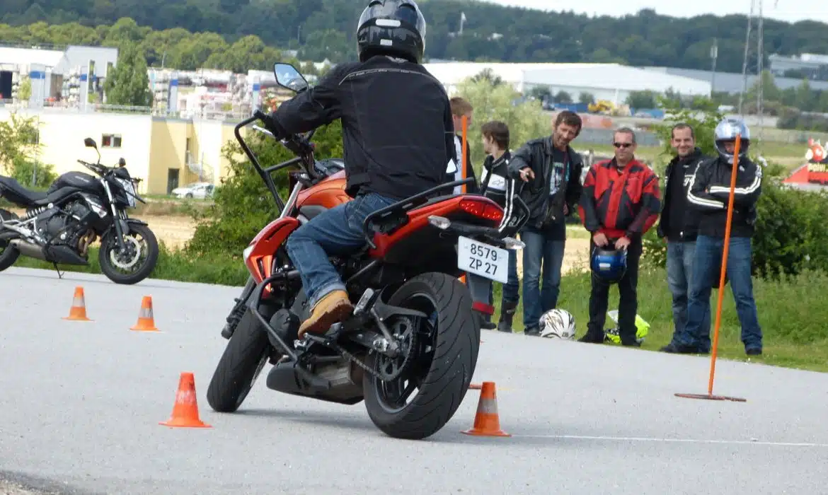 Comment obtenir un permis moto avec un permis B ?