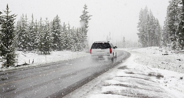 Faut-il changer ses pneus en hiver ?