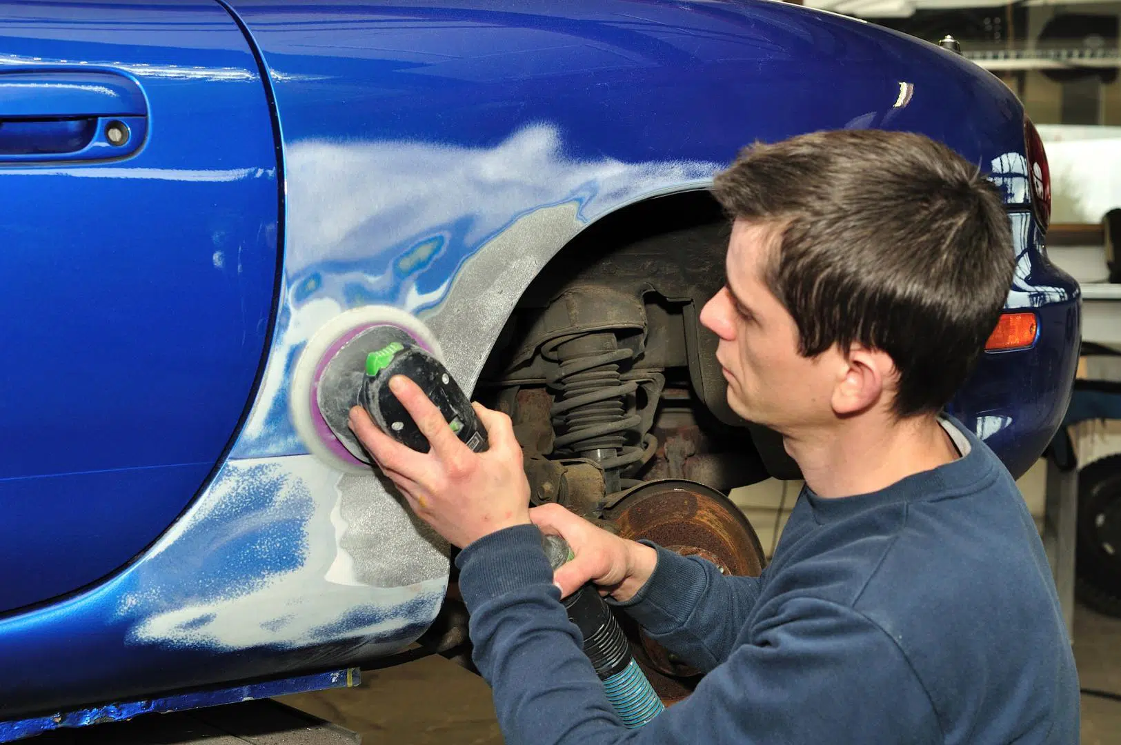 travailler dans le secteur de l’automobil