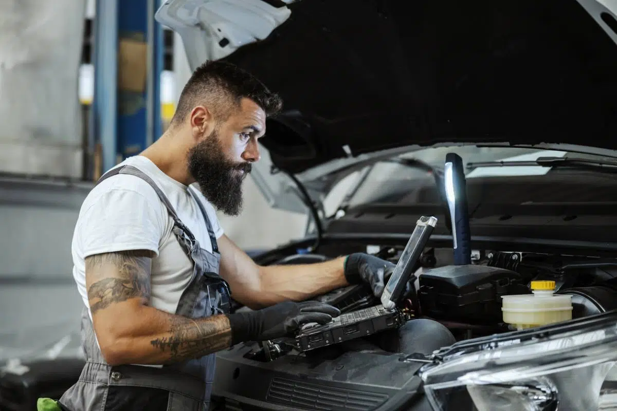 Garage auto : les outils pour travailler plus vite